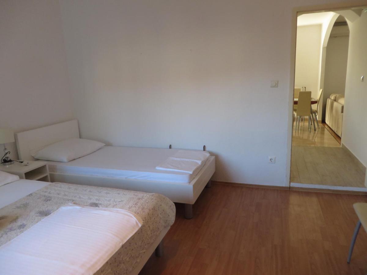 Apartments Tonka Pakoštane Eksteriør billede