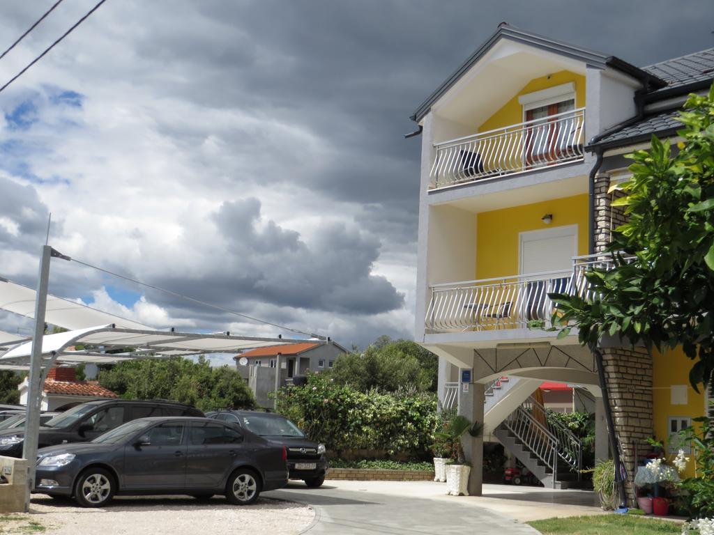Apartments Tonka Pakoštane Eksteriør billede